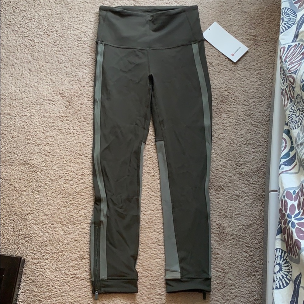 Lululemon Zip the Line Crop 23” yoga pants